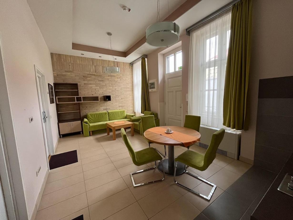 Soleil Apartman Szeged Exterior foto